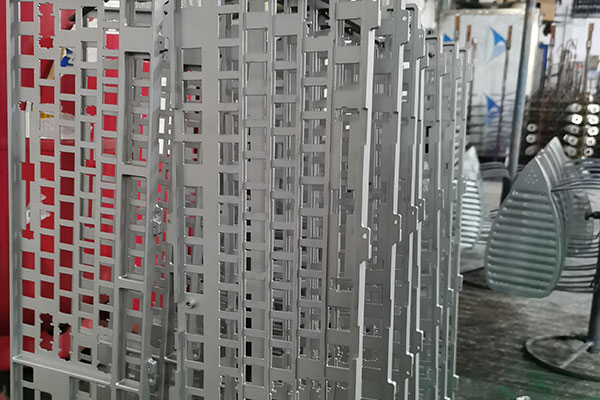 金屬零件加工 機械零件加工技術(shù)提高企業(yè)競爭力(圖1)