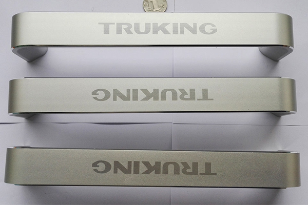 采用鋁合金材料制作的耳機外殼,輕質耐用,時尚耐看(圖2) 采用鋁合金材料制作的耳機外殼,輕質耐用,時尚耐看(圖2)